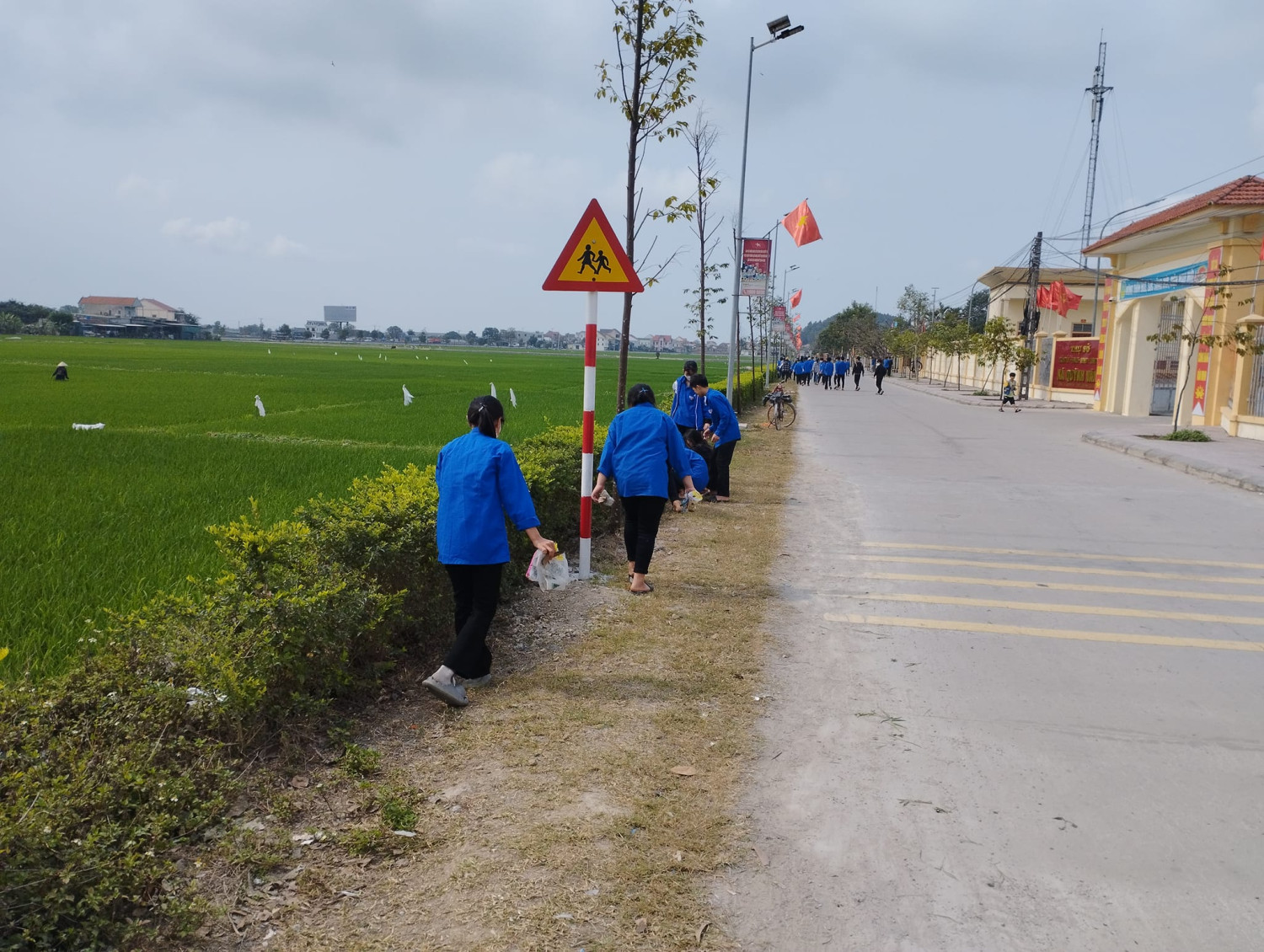 Đoàn xã Quỳnh Văn: Ngày chủ nhật xanh toàn quốc lần thứ 1 năm 2023
